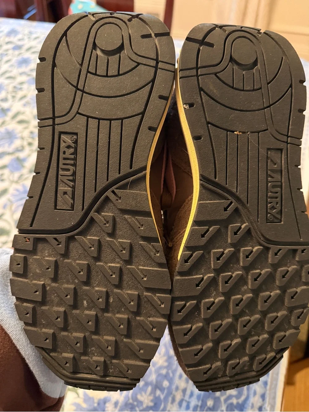 Autry Women’s Sneakers - Picture 6 of 6
